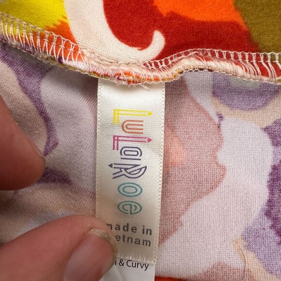 LuLaRoe Tall & Curvy Multicolor Abstract Print Leggings - Picture 3 of 4